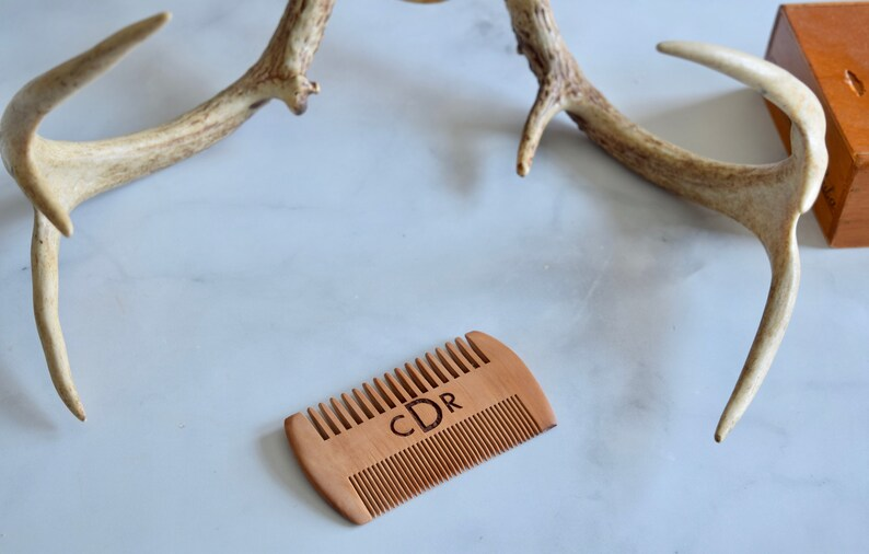 Double-Sided Wooden Beard Comb - Image 4